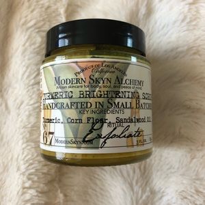 Brightening scrub